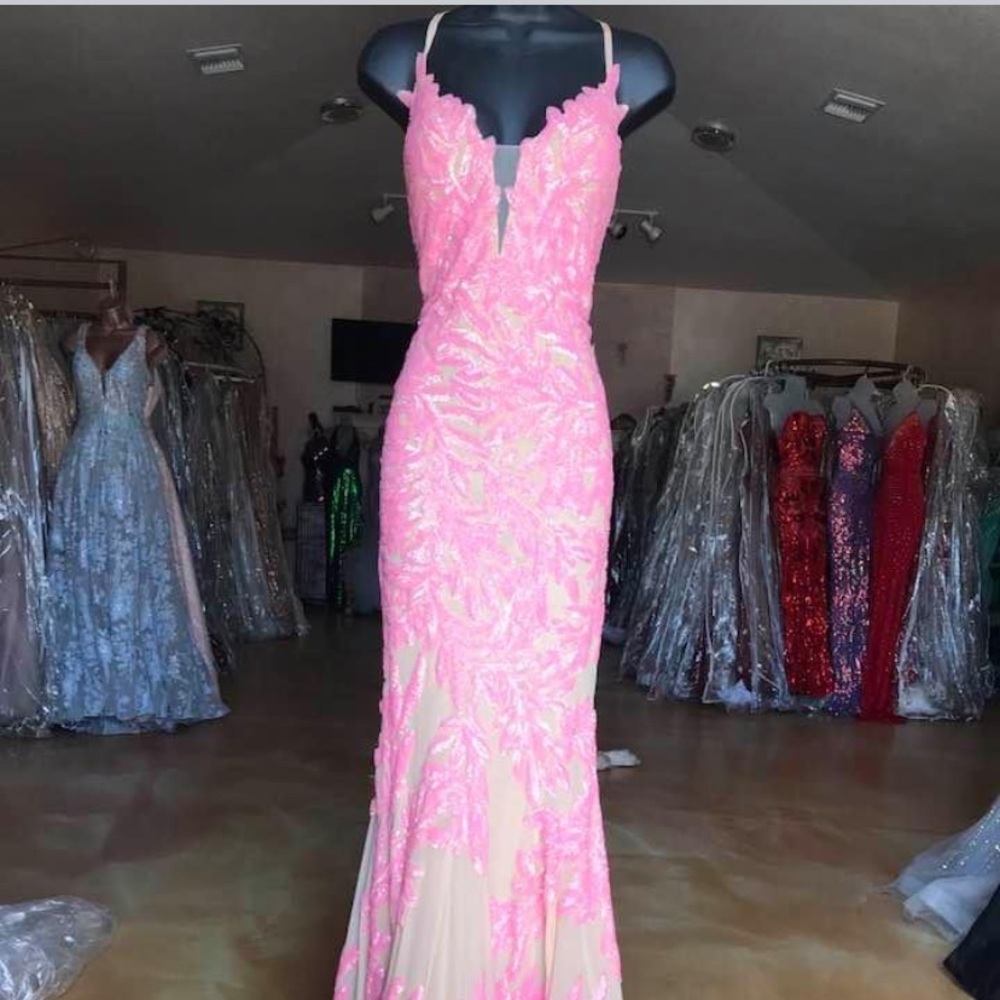 💓Barbie Pink Sequin/Nude/Snatched Dress!For all special events!